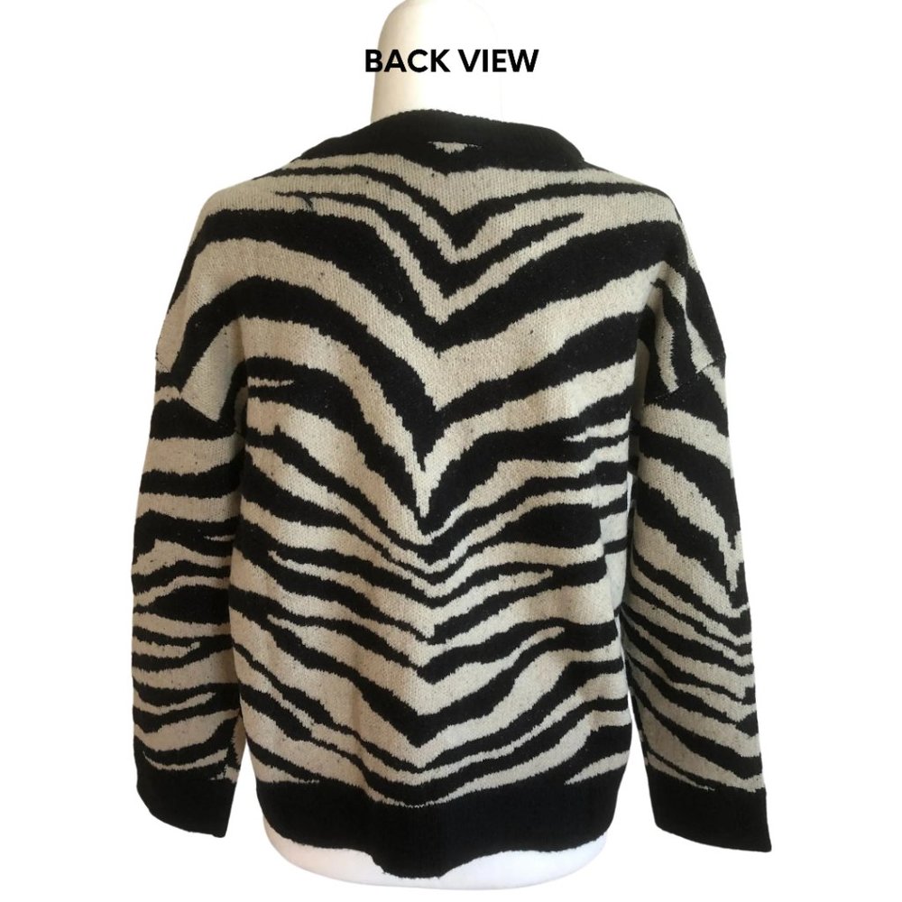 SALE!!!! NWT THML Zebra Pattern Sweater - Picture 4 of 4